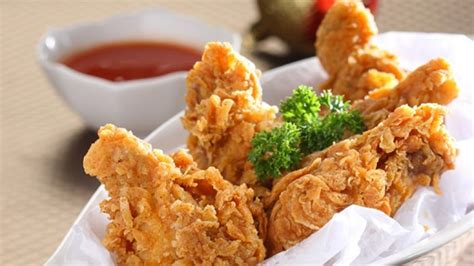 Hayo ngaku, kamu sering rebutan kulit ayam kfc gak? Brilio Tips Jenis Tepung Untuk Ayam Kfc : Mau Bikin Tepung ...