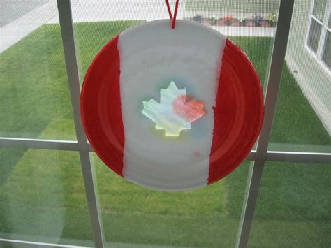Perfect for the front door or porch. Almost Unschoolers: Canada Day Sun-Catcher Craft