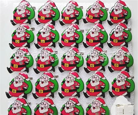 New 50 Pcs Popular Christmas Santa Claus Flashing Led Light Up Badgebrooch Pins Party Favors Hs