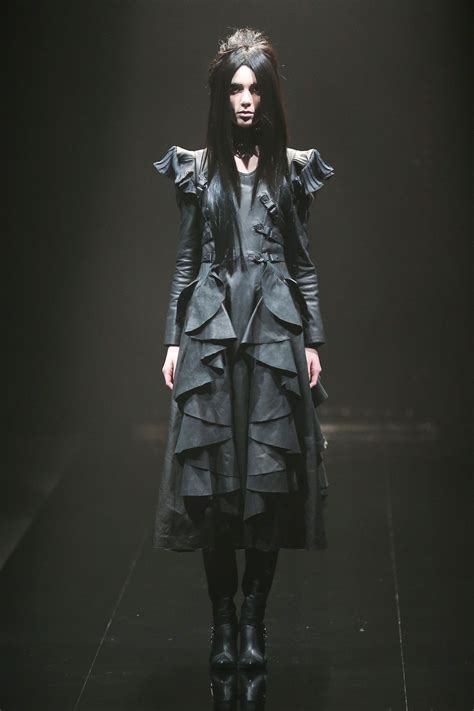Alice Auaa Aw 13 Macabre Fashion Fashion Tokyo Fashion