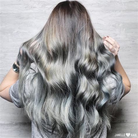 18 Ideas To Style A Grey Hair Look Pretty Designs