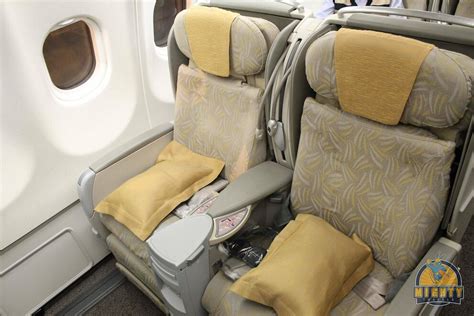 Review Asiana Airlines Airbus A Business Class Jakarta Indonesia To Seoul South Korea Oz