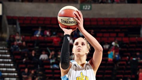chicago sky star elena delle donne talks free throws endurance and dunking espn body issue