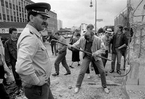In Pictures Germany Prepares To Mark 30 Years Since The Berlin Walls Fall