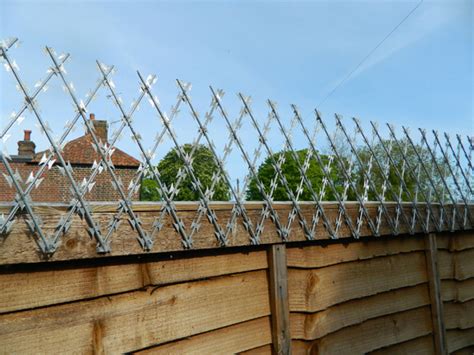 Instruction video on how to add a larger gate to your garden fence. Razor Trellis - Beware the Risks