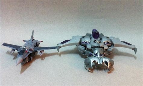 New pictures and coloring pages for children every day! New Angles on Transformers Prime Deluxe Class Figures