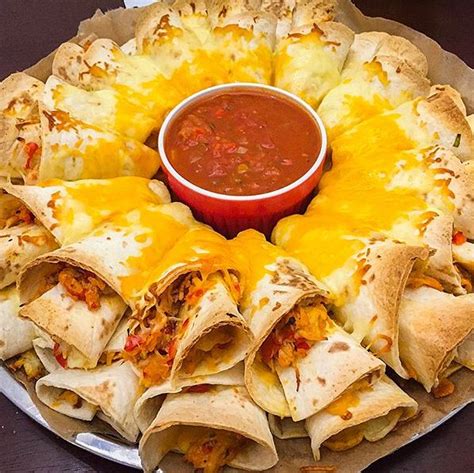 Place your dip of choice inside the ring and top with your desired garnishes. Blooming Quesadilla Ring