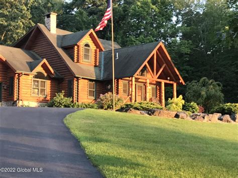 4.2 acres in Saratoga County, New York