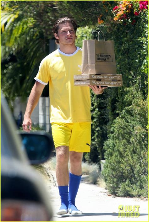 Your daily dose of richard i am not richard. Teen Wolf's Froy Gutierrez Is Quarantining With Actor ...