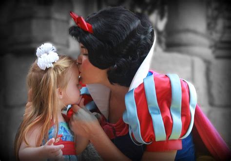 Disney Princess Kisses Disney Princess Kiss Disney Cosplay Disney