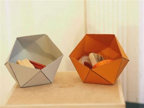 Hier findest du +77 interessante origami anleitungen. DIY-Anleitung: Geometrische Papierschachtel falten ...