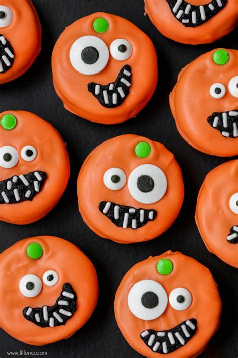 Check out this simple tasty recipe for mummy oreo halloween cookies. Halloween Pumpkin Oreos (With candy eyeballs!) | Lil' Luna