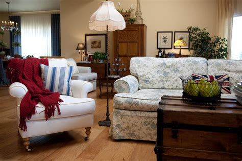 New England Style Traditional Living Room Sacramento