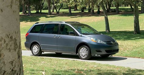 Find a new sienna at a toyota dealership near you, or build & price your own toyota sienna online today. 2010 Toyota Sienna - Overview - CarGurus