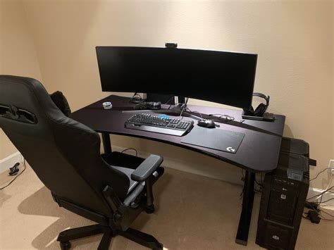 First Time Posting Here Just Got My Battlestation Set Up With My New