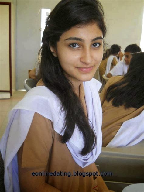 Online Dating With Desi Girls Dureen Nazim 19 Old Years