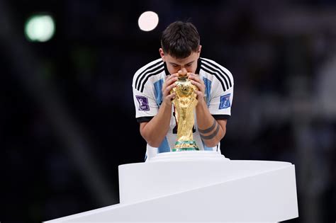 Paulo Dybala Discusses Lifting World Cup Trophy
