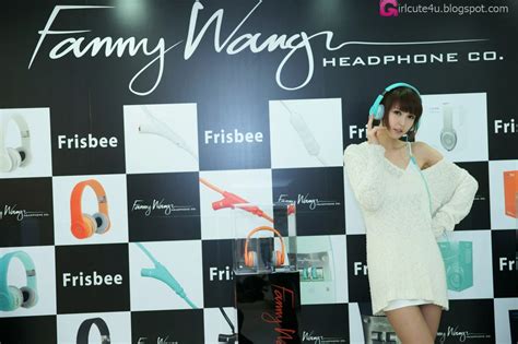 Kang Yui For Fanny Wang Headphone Cute Asian Girls