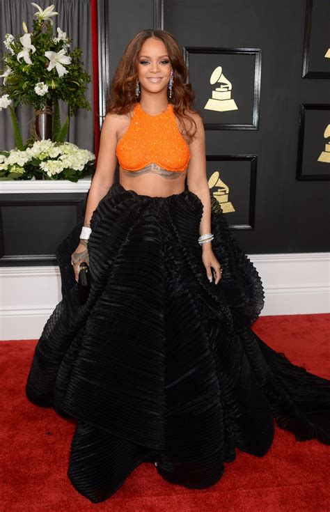 Rihanna 2017 Grammys Celeblr