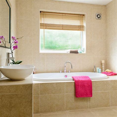 Modern gold and brass fixtures for the bathroom. Neutral bathroom with travertine tiles (With images ...