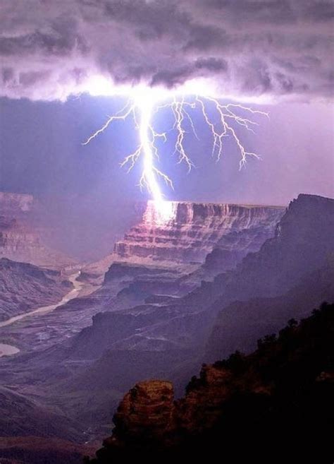 56 Stunningly Awesome Photographs Of Lightning Beautiful Sky