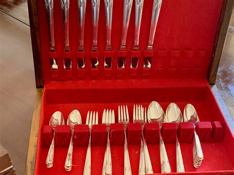 Wm Rogers Silver Flatware 8 Place Settings Talisman Pattern 48 Pieces