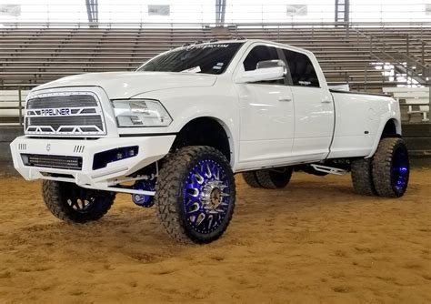 3.0l ecodiesel v6, 3.6l pentastar v6, 3.7l v6, 4.7l v8, 5.7l hemi v8 ram trucks. Lifted Dodge