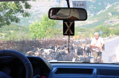 Att åka på roadtrip och att hyra bil i Albanien