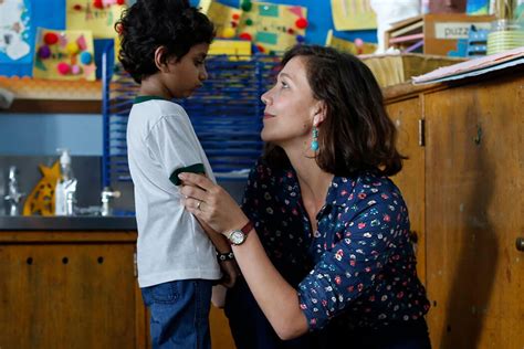Reseña The Kindergarten Teacher La Maestra De Kínder Neostuff
