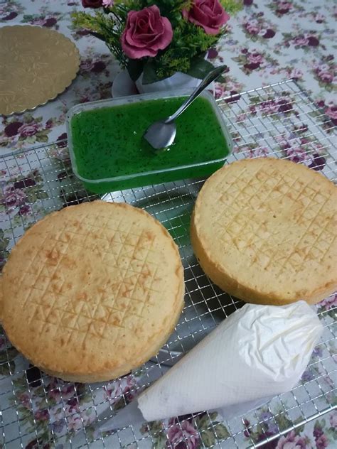 Jom lihat resipi perkongsian saudari lina thomas ni. Mudahnya Buat Kek Classic Victoria Sandwich Ni, Paling ...