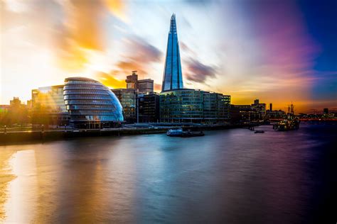 London stadiums host 'super saturday' of mass rapid covid vaccinations. Summer Photography Workshops London - Speos photography school