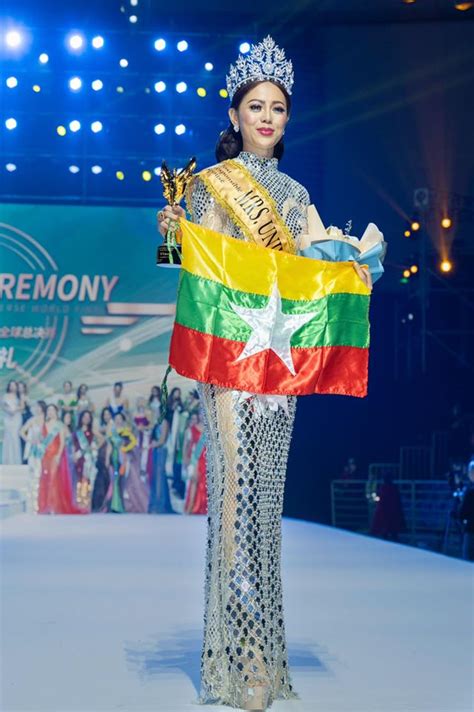 Miss mexico andrea meza is crowned miss universe 2021 onstage at the miss universe 2021 previous winner zozibini tunzi fit the crown on meza's head and waited to make sure it would stay in. Miss Universe 2019 Winner ဆုကြီးကို ရရှိခဲ့တဲ့မြန်မာ အလှမယ ...