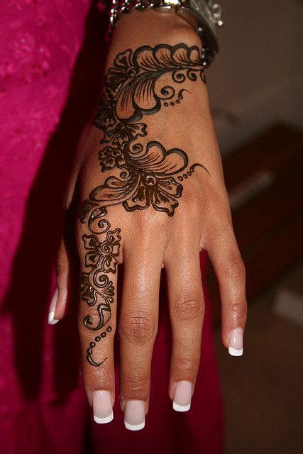 31 Unique Henna Tattoos For Women Pop Tattoo