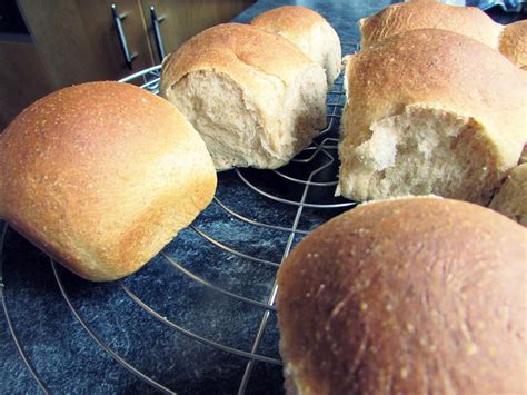 Basics Hefeteig für Brot Brötchen