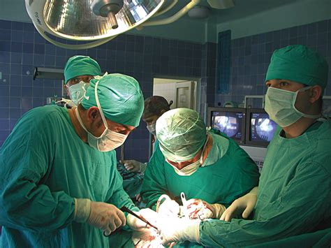 Chirurgów szczękowych czekają dwie trudne operacje : Radio Olsztyn