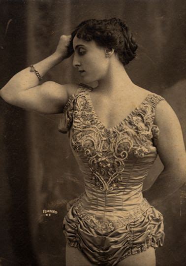 Fantastic Vintage Photos Of Beautiful Muscular Women In The Early 1900s