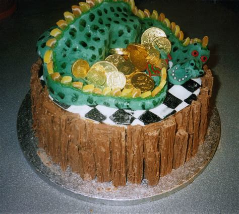 Everyone at the party will enjoy the dragon themed games and activities, party favor, decorations and invitation ideas. Dragon Cakes - Decoration Ideas | Little Birthday Cakes