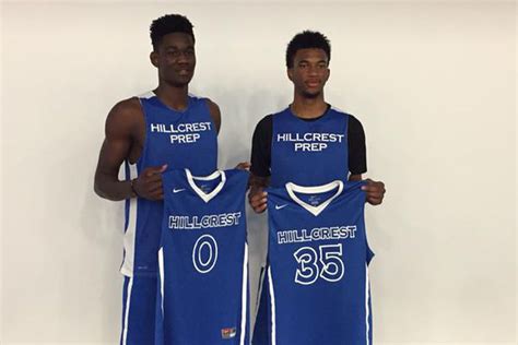 Deandre ayton letting em know. Summer League - Deandre Ayton promet un match intense contre Marvin Bagley III