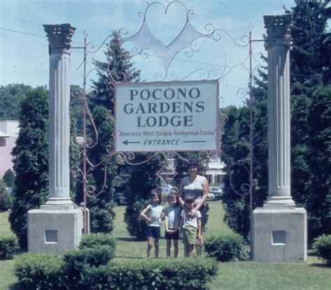 Dead Motels Usa The Pocono Gardens Lodge Sign Pictured In The