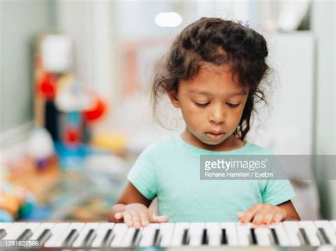 Piano Keyboard Front Photos And Premium High Res Pictures Getty Images