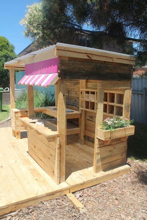Participa en una aventura con tu chica bratz favorita, o viste a barbie para una. 10 casitas de madera con palets para niños espectaculares ...