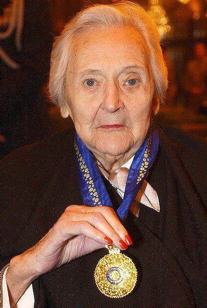 Nancy Wake A No Frills Feisty Lady Woman Of Influence The Culture