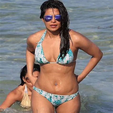 Priyanka Chopras Throwback Bikini And Swimwear Pics Are Worth Watching