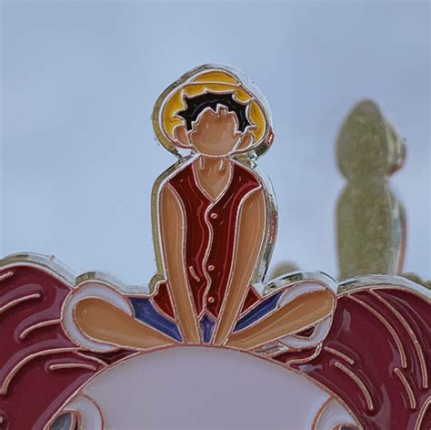 One Piece Luffy Assis Sur Going Merry Soft Émail Pin Etsy