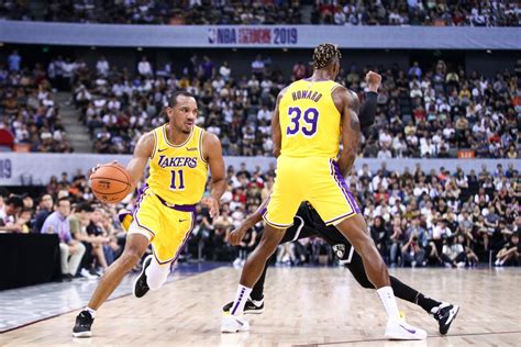 See the latest lakers news, player interviews, and videos. Los Lakers ofrecerán el anillo campeón a Avery Bradley si ...