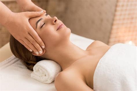 7 Surprising Benefits Of Head Massage Sulom