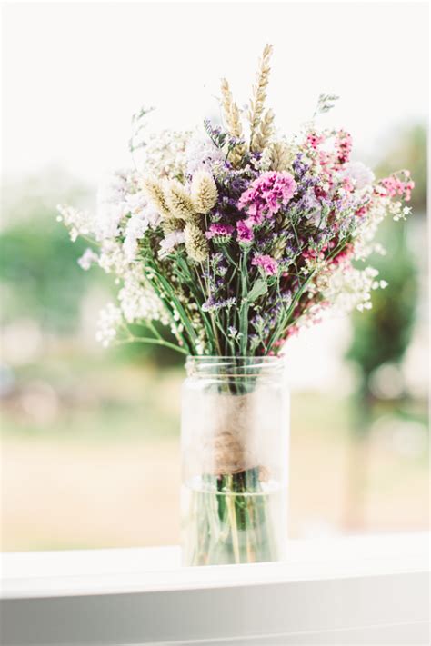 Trabaja tanto la flor natural, como seca y preservada. Flores para Lara - Flores en el Columpio