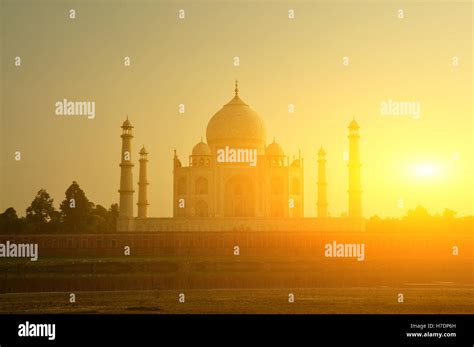 Taj Mahal Sunset Stock Photo Alamy