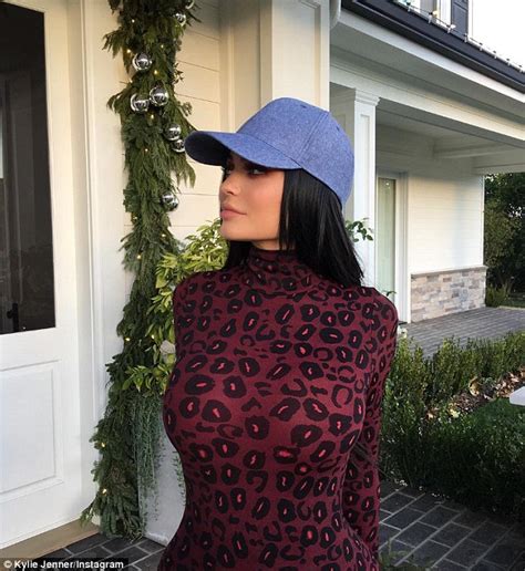 Kylie Jenner Shows Off Perfect Curves In Two Skin Tight Tops On Instagram Daily Mail Online