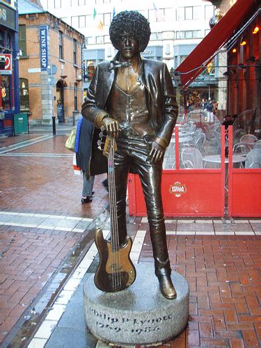 Statue Of Thin Lizzys Phil Lynott Damaged In Dublin Vvn Music